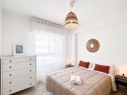 NUEVO, a 50 metros de la playa y con vistas al mar