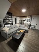 The Honey Bear Cabin Jacuzzi EV Friendly Renovated