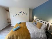 Stylish flat with parking, stones throw to the beach