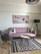 Kate Apartmentacross the marina