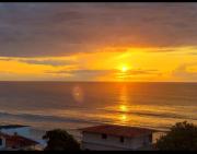 Frente al mar lindo apartamento con piscina! 2 noches minimo!