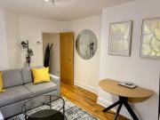 Beautiful City Centre Apartment With Garden