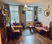 Beautiful town centre apartment with river terrace