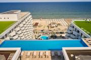 Chill Side in Infinity Pool & Spa Resort