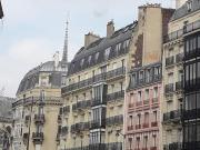 AU COEUR de Paris AU PIED de notre Dame Studio equipe salle de bains wc calme clair type cabine clim ascenseur