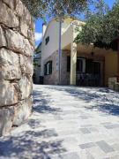 Peacefull getaway island Hvar!