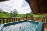 Private Studio Log Cabin! Mountain View, Hot Tub, Fireplace, Honeymoon!