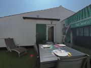 Maison 2 pièces à 600m de la mer avec parking privé - FR-1-224A-77