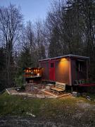 Bauwagen mit Bergblick