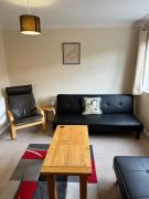 Quiet, Sleeps 13, 2 baths, Parking, KIA 2