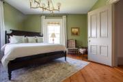 Top Mahone Bay