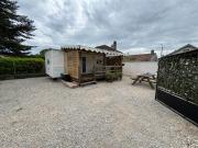 Mobilhome situé côté ville et côté campagne