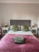 2BR Flat Free Parking Near Hampden and O2 Academy