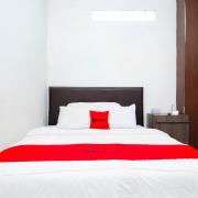 RedDoorz at Omah Joyo Solo Inn