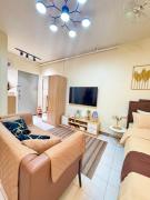 D88Staycations 105- Condo Staycation beside Enchanted Kingdom