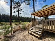 Un toit sur le bassin vue Foret