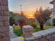 Appartamento in Villa di 150 Mq - vista mozzafiato fronte mare con giardino privato