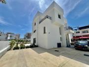 Luxury 2 Bedroom Apartment with 2 Balconys and Seaview