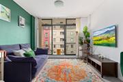 Chic Inner-City 1 Bedroom with Private Balcony
