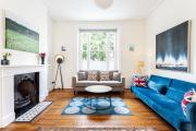 2-bedroom split-level apartment in Notting Hill