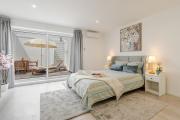 HostWise - Modern & Bright Studio HostWise - Modern & Bright Studio