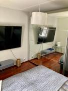 Huoneisto ulkoporealtaalla ja saunalla