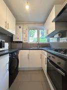 2 bed flat in Purley, comfy, home away from home