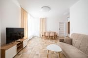 Włochy Równoległa Cosy Apartment by BookingHost