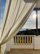 CASA MELODIA - immersa negli uliveti con vista sul mare Ionio