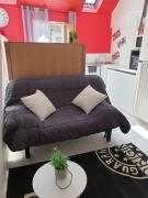 studio gare et commerces sur place