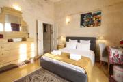 Birgu Square Townhouse, Rooftop & 3 Bathrooms