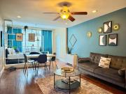 Downtown! 2BD City view Onsite Parking King LM809