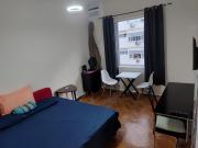 Em frente ao metrô e 300m até a praia de Ipanema