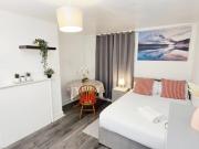 City Centre Apartment With Tennis Table