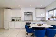 Central London 2 Bed Apartment near Victoria & Belgravia Near Shops & Restaurants Central London 2 Bed Apartment near Victoria & Belgravia Near Shops & Restaurants