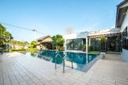 Penny - Farthing Pool Villa