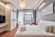 S Lux Apartment 5 mins walking in central