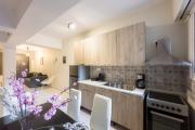 Koukaki Comfort - Modern 2BR near Acropolis by ΜΡS