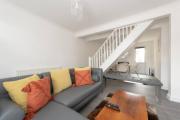 Lovely 2 Bed House in Grays 4 Separate Beds