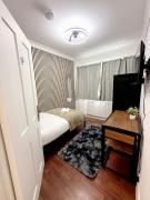 BF-Compact Room fits 1 in Wembley!