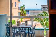 Apolo XI, Calpe, Modern Holiday Apartment, Sea view, Pool, 100m to Beach!