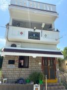 Independent duplex bangalow