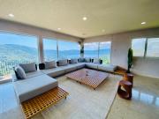 箱根 湖と山を望む絶景