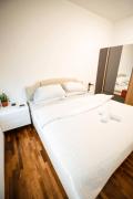 2BR iCity Near Themepark Parking Wifi Netflix