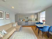 Pass the Keys Central 2 Bed 2 Bath Duplex