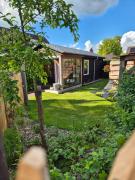 Tinyhouse met Hot Tub en ruime privé tuin