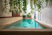 Stylish Studio w Rooftop Pool Walk to Beach 5th