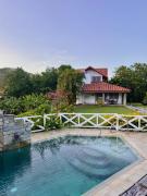 Beach and Mountain House near to Panama