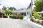 House with pool 300 m from Las Ballenas beach