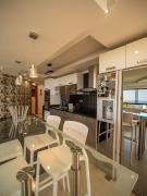 Apto de LUJO 5 min del aeropuerto DosLocosDeViaje